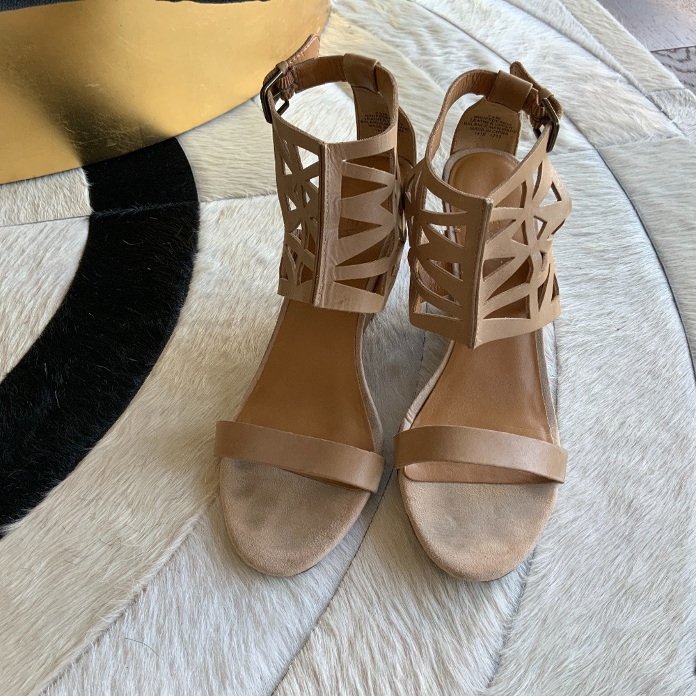 NINE WEST Nude Wedge Sandal 7.5M 3.5” heel